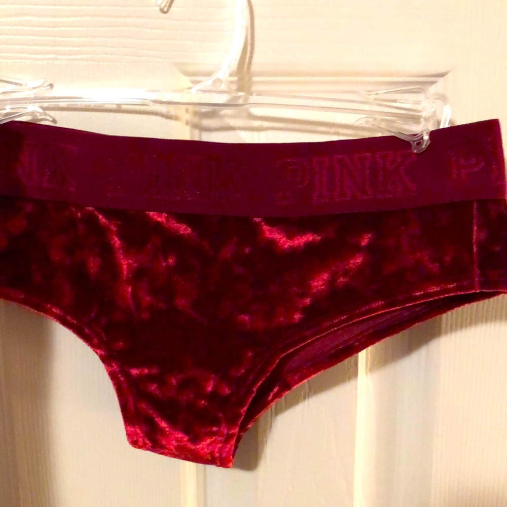 Extra-low rise cheekster